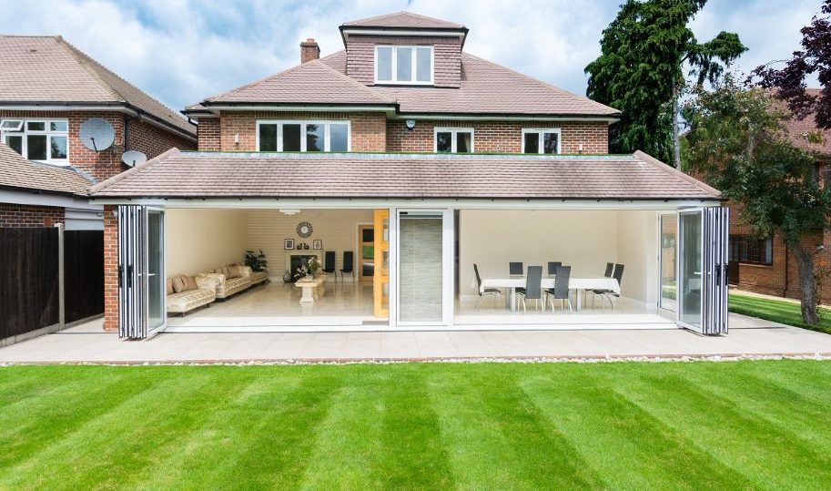 aluminium-bifold-doors-uk-everglade-windows-acton