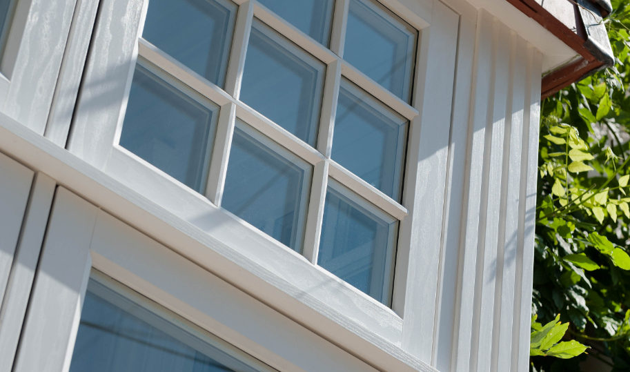 period-pvcu-traditional-windows-everglade-windows-white-city