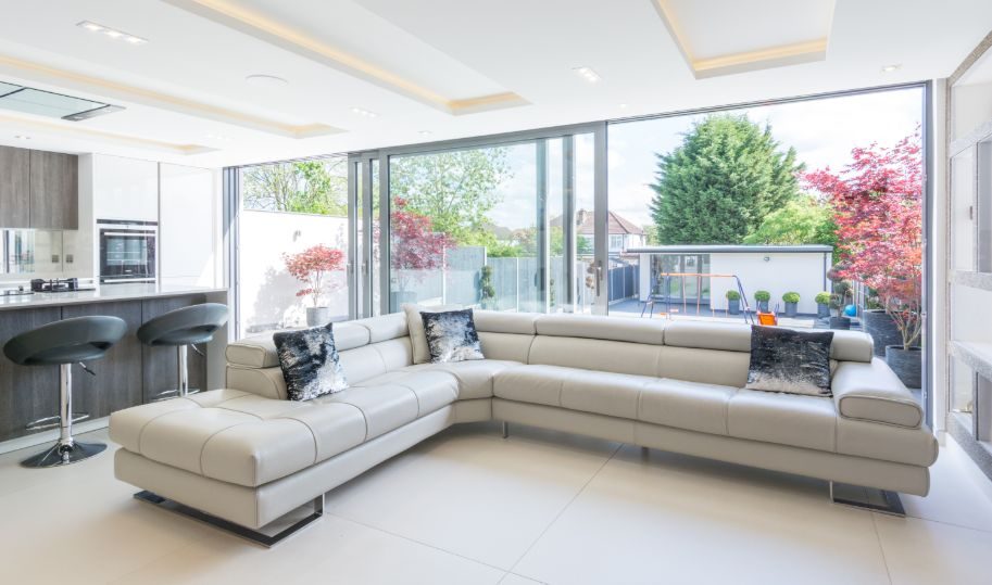 Kitchen extension with glazed wall (11)