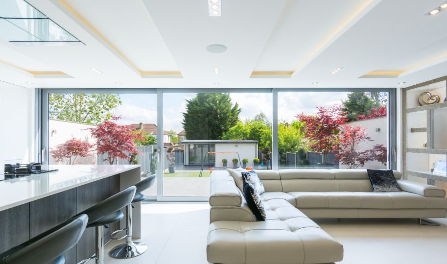 Kitchen extension with glazed wall (14)