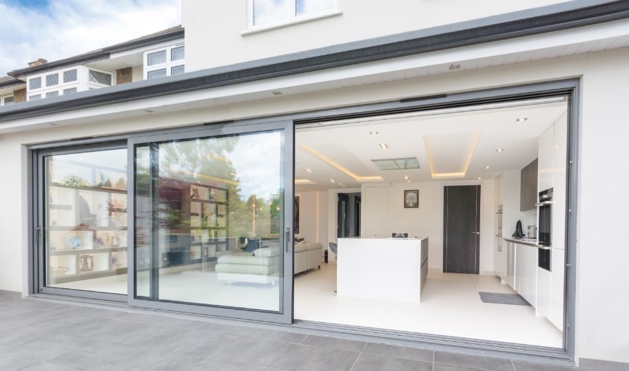 Kitchen extension with glazed wall (23)