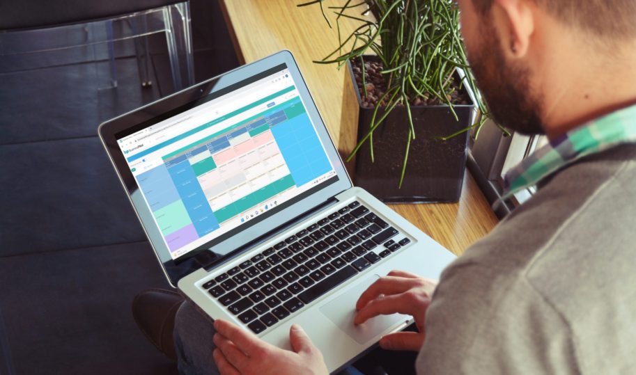 Laptop-Schedule - Week View - Service Calls - Full Screen